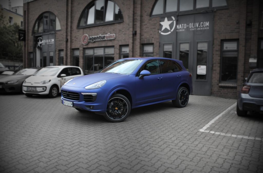 PORSCHE CAYENNE IN NIGHT BLUE MATT METALLIC