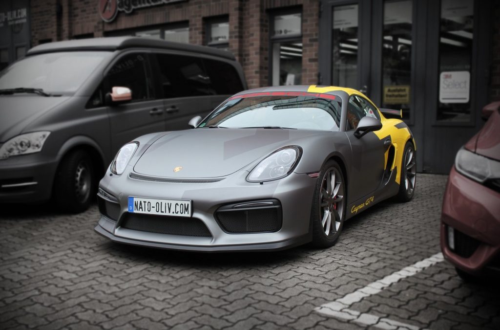 PORSCHE CAYMAN GT4 IM CLUBSPORT DESIGN